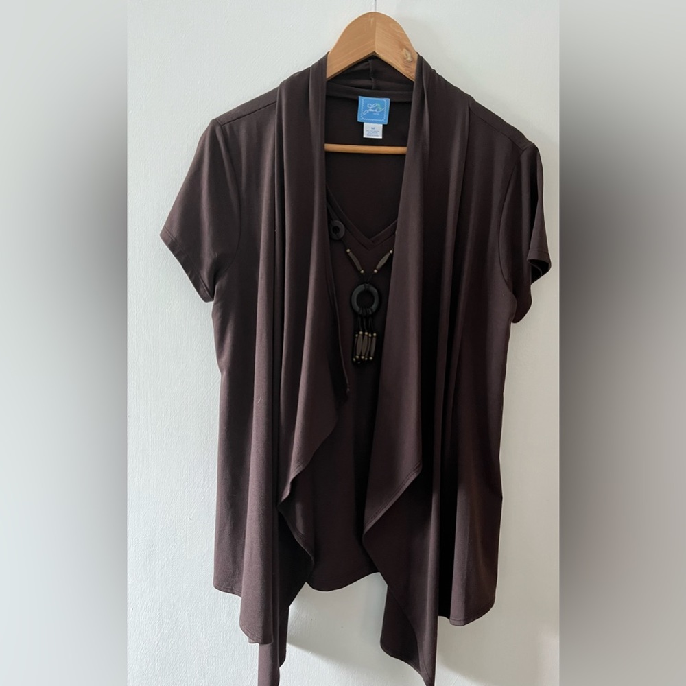 Woman’s tunic with removable necklace